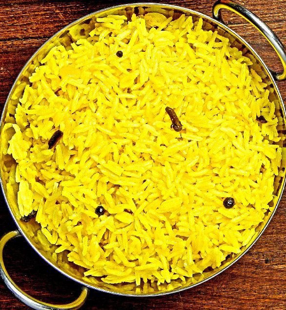 Riz jaune à la congolaise - Riz parfumé cuit avec huile, légumes et épices